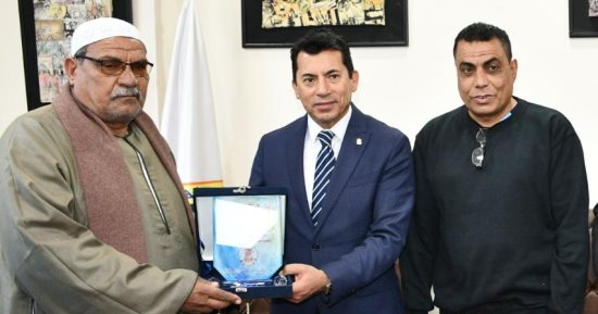 وزير الشباب والرياضة يكرم أسرة الشهيد سليمان علي سليمان ويطلق اسمه على مركز شباب بمحافظة القليوبية  
