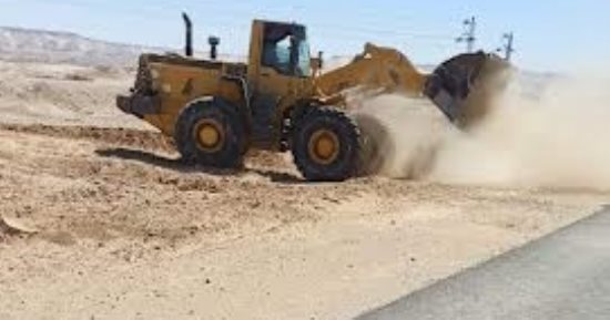 رئاسة مركز الداخلة: ربط مدخل قرية غرب الموهوب بالطريق الجديد 