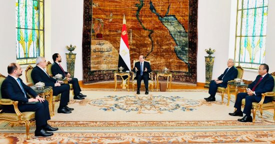 الرئيس السيسي يستقبل رئيس مجلس النواب العراقى ويؤكد حرص مصر على مواصلة تعزيز التعاون بين البلدين فى جميع المجالات وعلى مختلف الأصعدة الرسمية والشعبية.. "الحلبوسى" يثمن الدور المصرى فى استعادة الاستقرار بالعراق
