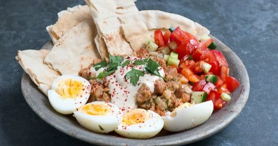 سحور يوم 12 رمضان.. فول بالبيض المسلوق مع الزبادي