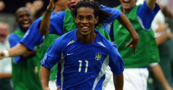 مدفع الإفطار.. تسديدة رونالدينيو تقصى إنجلترا من كأس العالم 2002