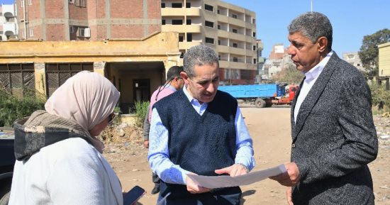 محافظ الغربية يتفقد شوارع السنطة وزفتى المقترح رصفها 