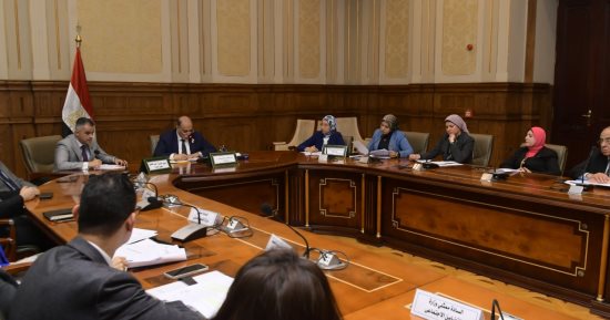 لجنة التضامن بمجلس النواب توافق على اتفاقية دولية تعزز مشاركة المرأة فى القوى العاملة.. وتستهدف تحسين آليات حل النزاعات التجارية وميكنة الإجراءات بالمحاكم الاقتصادية.. ونواب يصفونها بالإيجابية