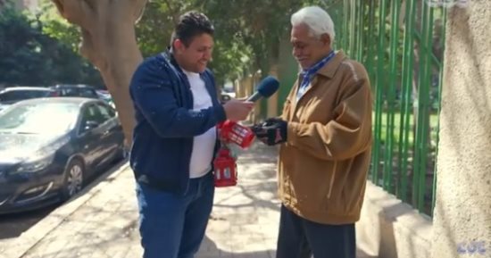 عم ممدوح يشجع على جبر الخواطر بين الأقارب ويفوز بمبلغ مالى فى "ناسها البسيطة"