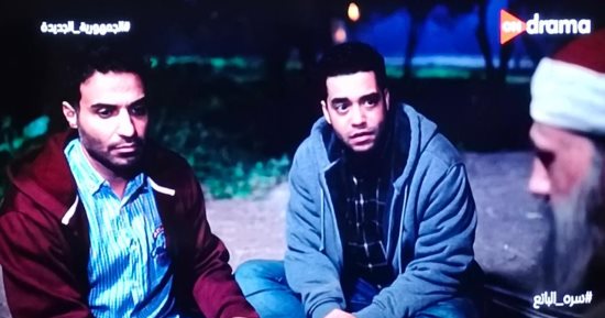 سره الباتع الحلقة 12.. حامد يزرع إصبعه المقطوع فى الأرض فيطرح أشباها ونسخا من السلطان حامد 