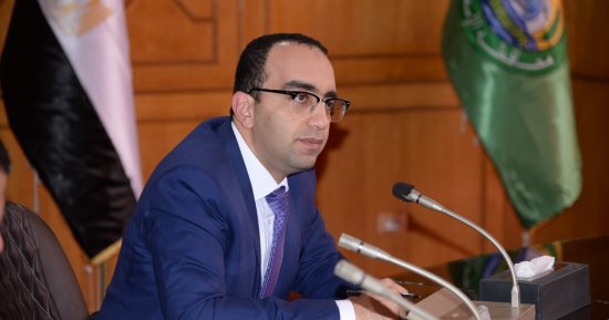 نائب محافظ الإسماعيلية يعقد اجتماعا لمتابعة منظومة تراخيص المحال العامة الجديدة