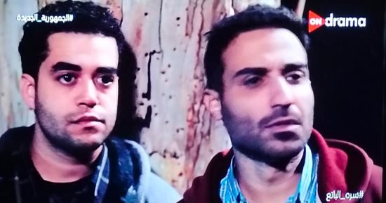 مسلسل سره الباتع الحلقة 12.. الإخوان يحاولون هدم مقام السلطان حامد ويعتبرونه بدعة والشرطة تمنعهم.. وحامد يزرع إصبعه المقطوع فى الأرض فيطرح أشباها ونسخا من السلطان