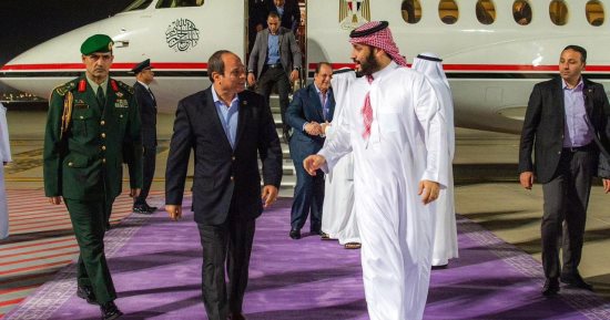 صور لاستقبال الأمير محمد بن سلمان للرئيس السيسى بمطار جدة