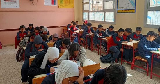 انتظام الدراسة واختبارات شهر مارس لصفوف النقل بالمدارس.. صور
