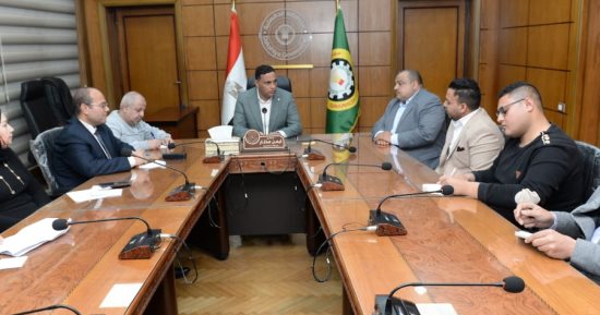 محافظ الدقهلية يدشن مبادرة لعمل قوافل طبية وتوزيع كرتونة غذاء وإفطار جماعى