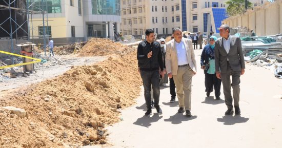 رئيس جامعة كفر الشيخ فى جولة تفقدية لموقع المدينة الطبية بالجامعة