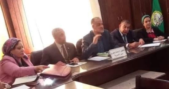 وكيل "تعليم الإسماعيلية" يبحث الاستعدادات لامتحانات الفصل الدراسى الثانى