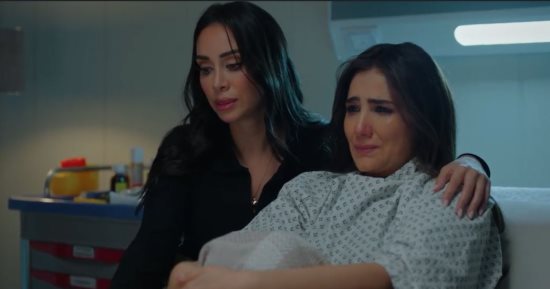 علاقة مشروعة الحلقة 12.. مى عمر تنهار بعد فقد جنينها وبسنت شوقى تنصحها بإخفاء أمره