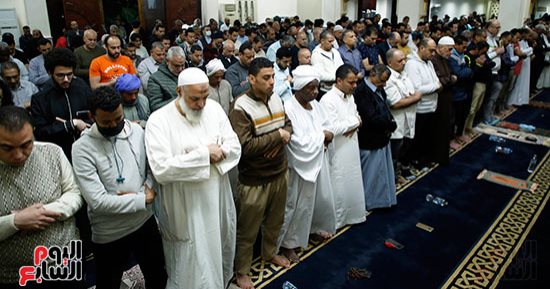 قناة الحياة تنقل صلاة التراويح من مسجد الحسين.. وسعيد فيصل يؤم المصلين