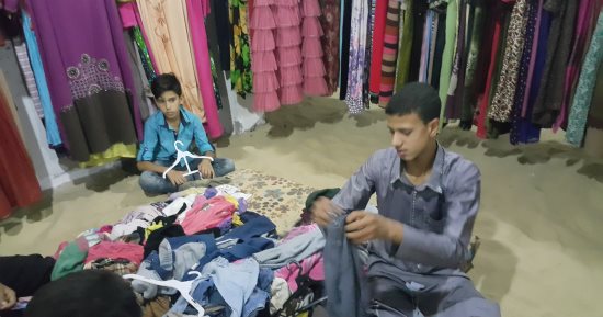 فاعل خير.. مبادرة لشباب شمال سيناء لتوزيع الملابس على الأسر الأكثر احتياجا