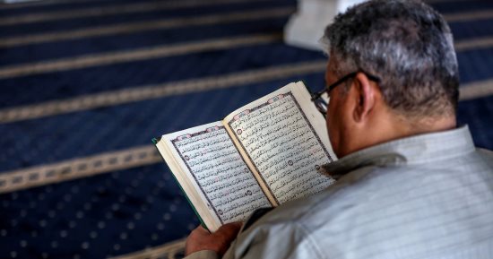 فضل سورة يس.. من قرأها كتب الله له بقراءتها القرآن عشر مرات