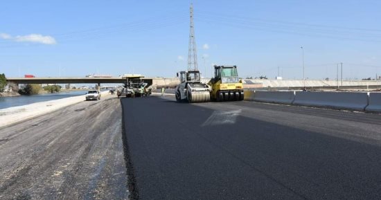 عمل دؤوب بمشروع محور شرق الرياح التوفيقى "بنها المنصورة".. يربط طريق القاهرة الإسكندرية الزراعى بالطريق الدولى الساحلى.. ورفع كفاءة "دمياط الشرقى" كجزء من محور الربط مع العاصمة الإدارية الجديدة ومحافظة القاهرة	
