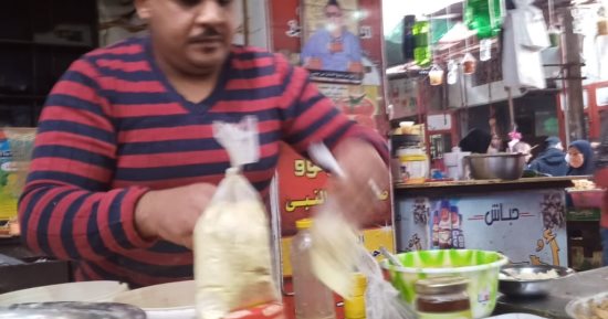 صاحب أقدم محل فول فى البحيرة يكشف سر أكلة "الحباش"