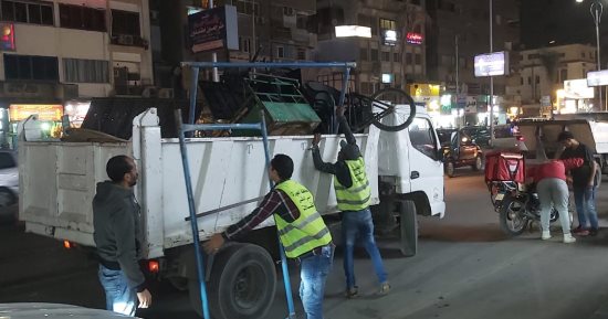 رفع 366 حالة إشغال وتحرير 8 مخالفات بيئية فى حملة مسائية بالدقى