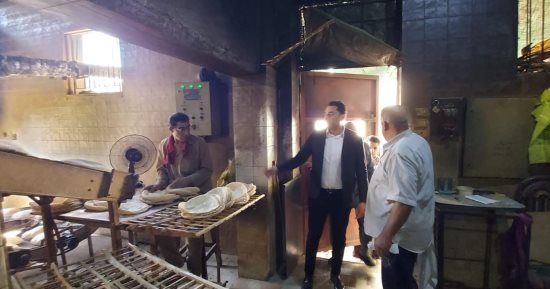 محافظ الدقهلية يحيل 70 محضر مخالفات تموينية للنيابة العامة.. صور