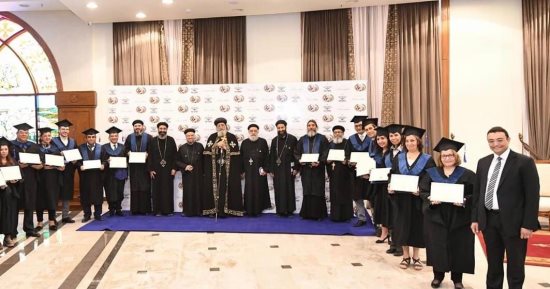 البابا تواضروس الثانى يكرم خريجي معهد "بولس الرسول" بالمقر الباباوى