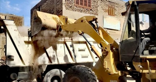 رفع 4463 طن قمامة و2318 طن أتربة من شوارع مدينة الأقصر خلال 30 يوم 