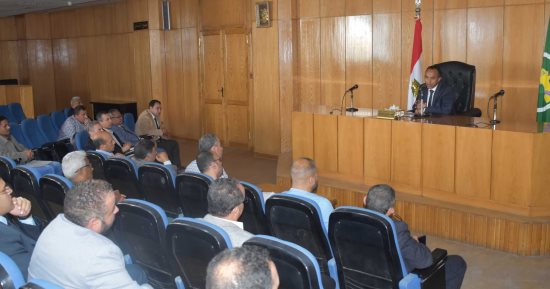 نائب محافظ المنيا يعقد اجتماعا لمتابعة موقف تنفيذ مشروعات "حياة كريمة"