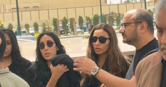 دينا الشربيني تتلقى العزاء فى والدها بمسجد المشير طنطاوي .. اليوم