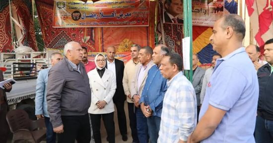 محافظ الوادي الجديد يتفقّد معرض "أهلًا رمضان" بموط ضمن مبادرات تخفيض الأسعار.. صور