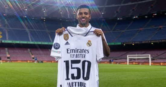 رودريجو يحتفل بـ150 مباراة مع ريال مدريد بعد الكلاسيكو