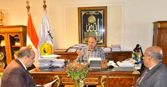 أملاك الدولة بأسيوط: تسليم 2000 مزارع عقد تقنين أراض وإنهاء أوراق 1300