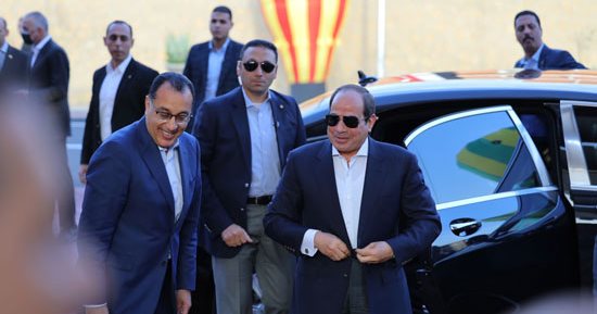 الرئيس السيسى يصل مدينة الأسمرات لتناول وجبة الإفطار مع المواطنين
