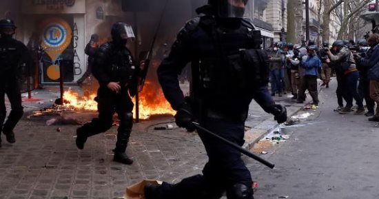 أكثر من مليون متظاهر فى الاحتجاجات على قانون التقاعد بفرنسا