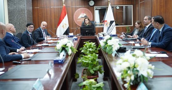 وزيرة التخطيط  تتابع عملية تطوير مبنى وزارة الداخلية بوسط البلد