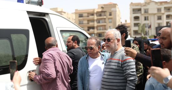 أشرف زكي ومحمد محمود ومحمد صلاح آدم بجنازة الفنانة شيرين الطحان..صور