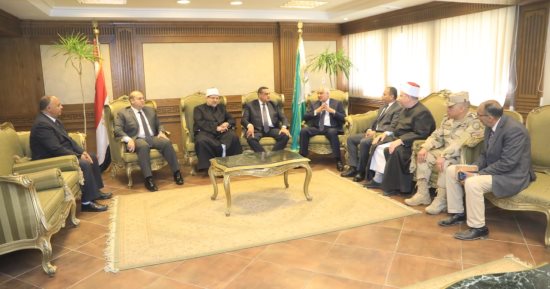 وزيرا الأوقاف والتنمية المحلية ومحافظ الجيزة يلتقون قيادات الدعوة بالمحافظة