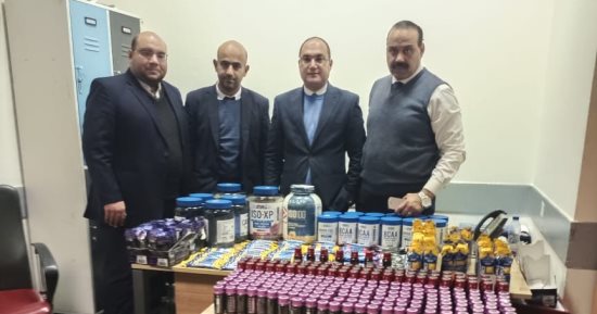 جمارك مطار القاهرة تحبط محاولة راكب تهريب 674 عبوة مكملات غذائية
