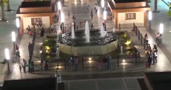 "رمضان أحلى على شواطئ الغردقة".. صيد وسباحة وقعدة أسرية ونزهة على البحر فى العصارى.. كورنيش ميريت وشاطئ فلفلة والأحياء الأكثر جذبا للمواطنين.. وممشى شيرى والشيرتون والنصر فى ليالى رمضان بتجمع الحبايب.. صور