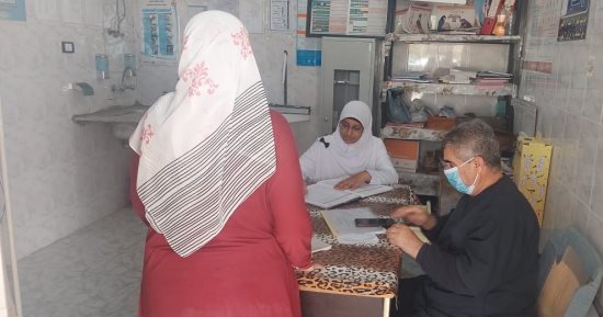 فحص 348 مواطنا بقافلة طبية تابعة لـ"حياة كريمة" بقرية أم الحويطات بسفاجا