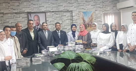 تعليم الجيزة تخصص خطوطا لإنتاج كعك العيد.. وتؤكد: بأيدى أبناء التعليم الفندقى