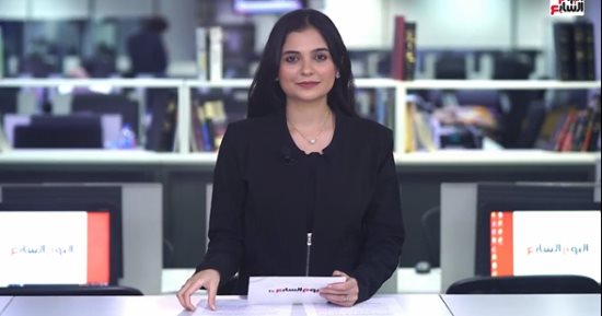 حياة كريمة يهدى مواطنا مبلغا ماليا 10 آلاف جنيه.. فيديو