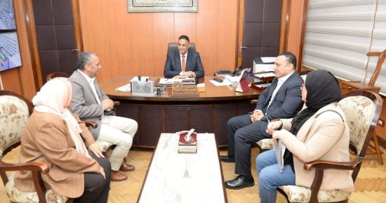 محافظ الدقهلية يلتقى ممثلى التنمية المحلية والاتصالات لمناقشة حصر أملاك الدولة