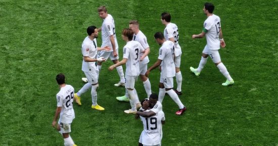فولفسبورج يخسر بهدفين أمام مونشنجلادباخ وهدف ملغى لعمر مرموش