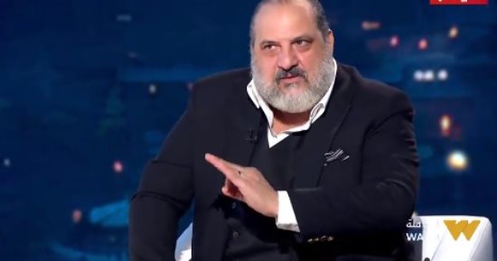 خالد الصاوي لـ"أنا والقناع": الفن حياتي وكنت خايف بعد العملية ماقفش على رجلي في التمثيل تاني ولو دخلت صراع على حق مستحيل أطلع خسران.. ويؤكد: أنا ممثل محترف وصرفت دم قلبي عشان أكتب مسرحيات وأخرجها