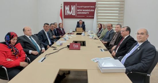 مجلس جامعة المنصورة الجديدة يقر تنفيذ الاختبارات الإلكترونية لجميع كليات الجامعة