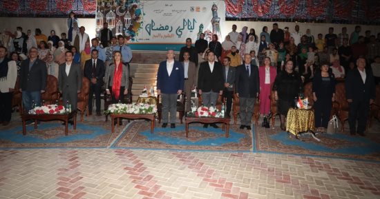 محافظ بني سويف ووزيرة الثقافة يشهدان العروض الفنية والثقافية بالممشى السياحى.. صور