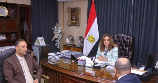 محافظ دمياط تلتقى ممثلى البنك الزراعى لإطلاق مبادرة رعاية الفئات الأكثر احتياجا