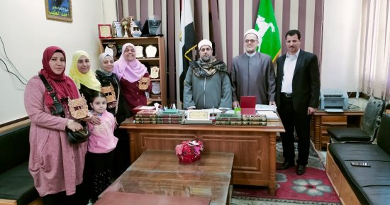 منى زايد المعلمة القدوة لمنطقة الشرقية الأزهرية