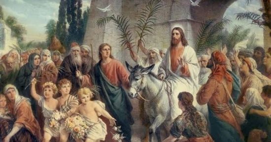 أسبوع  الآلام .. "حد السعف" المؤمنون والفقراء يستقبلون السيد المسيح