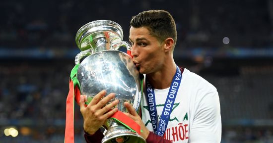 نهائيات لا تنسى.. بطولة اليورو تبتسم لـ رونالدو بعد 12 عام